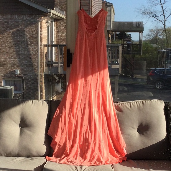 Soft Peach beaded gown with train. Size 10. Purse and chiffon wrap included. - Picture 7 of 12